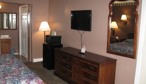 Room, 1 King Bed, Smoking, Refrigerator & Microwave