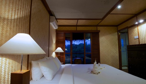 Cabin with Cruise