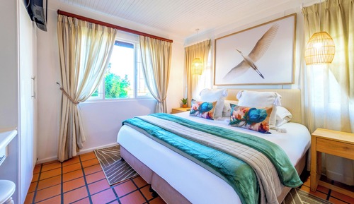 2 Bedroom Lagoon View Family Chalet 09