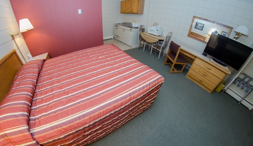 Standard Room, 1 Queen Bed, Non Smoking, Kitchenette