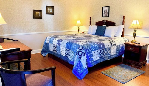 Standard Room, 1 King Bed
