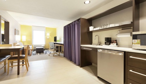 Suite, 1 King Bed, Accessible (Hearing)