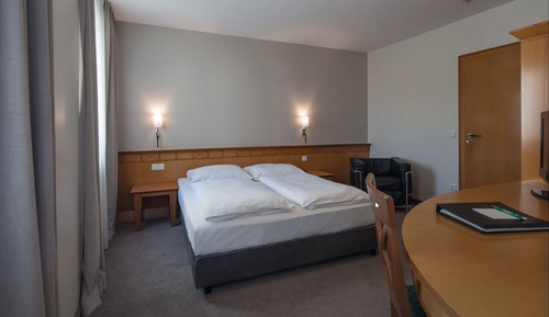 Standard Double Room, 1 Queen Bed