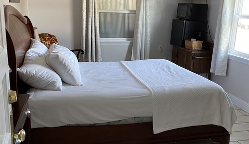 Queen Room, Lake View