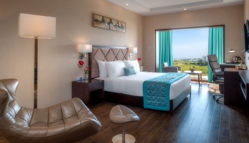 Suite, 1 King Bed, Non Smoking