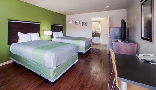 Comfort Room, 2 Bedrooms