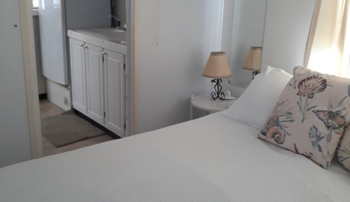 Conch Shell: Aqua Lodge, 1 Bedroom, Bay View