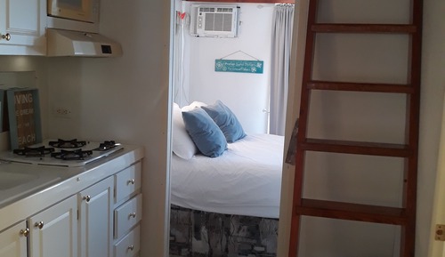 Sand Dollar: Aqua Lodge, 1 Bedroom, Bay View