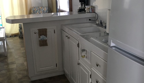 Yellow Tail: Aqua Lodge, 1 Bedroom, Bay View