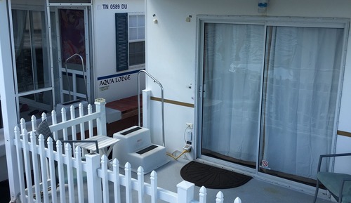 Sea Biscuit: Aqua Lodge, 1 Bedroom, Bay View