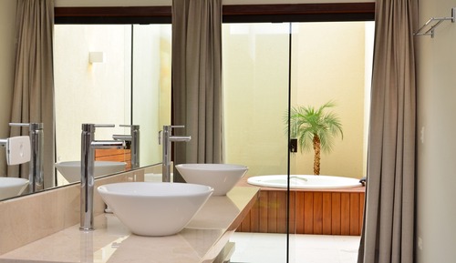 Luxury Apartment, 1 Queen Bed, Jetted Tub, Ground Floor