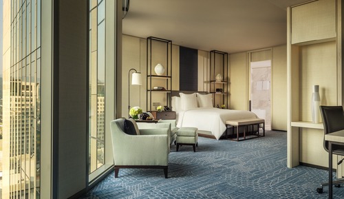 Family Room, 1 King Bed (Grand)