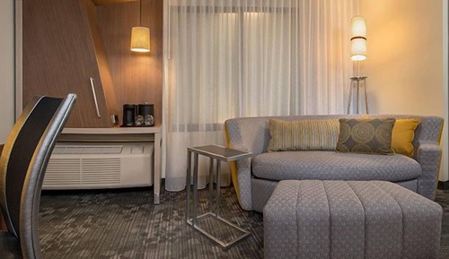 Suite, 1 King Bed with Sofa bed, Non Smoking