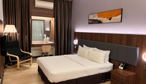 Landmark Deluxe Room