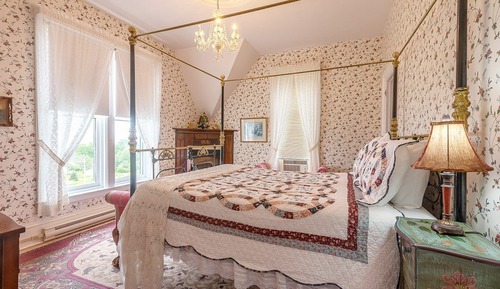 Premier Room, Fireplace, Bay View