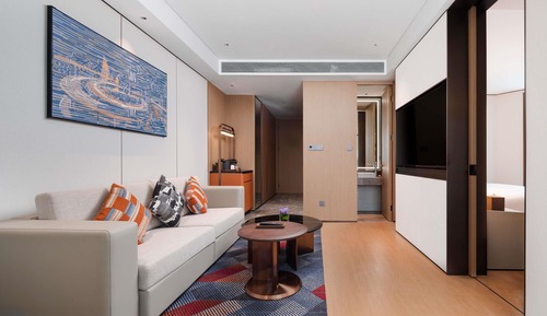 Deluxe Suite, 1 King Bed