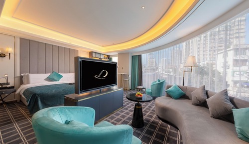 Romantic Suite, City View