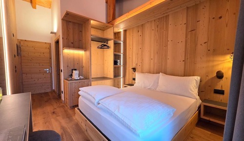 Standard Room, Balcony, Mountain View