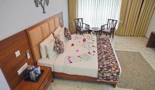 Rajwada Cottage with Garden
