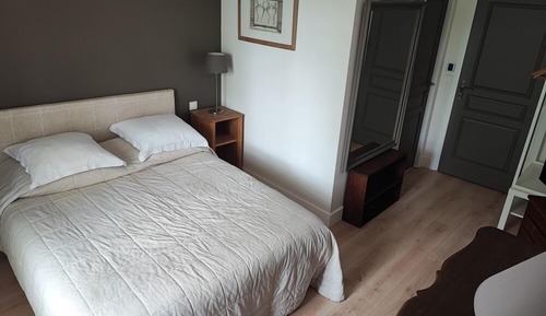 Chambre Alezane, vue sur les vignobles
