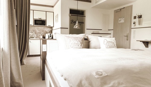 Studio, Kitchenette