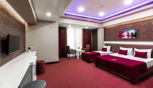 Deluxe Double or Twin Room, City View