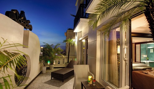 Solis Suite Balcony with City View