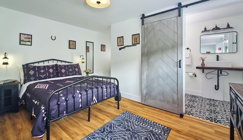 Outlaw Room