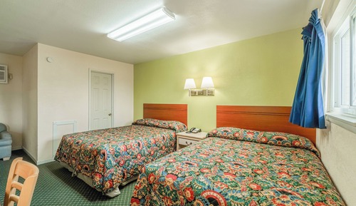 Room, 2 Queen Beds, Non Smoking