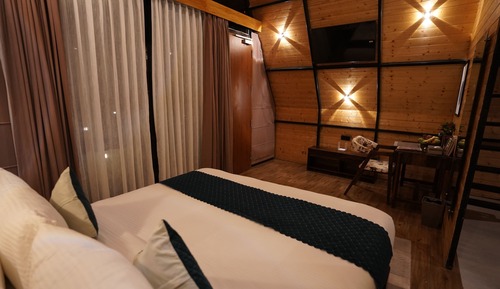 Premier Room, Patio, Garden View