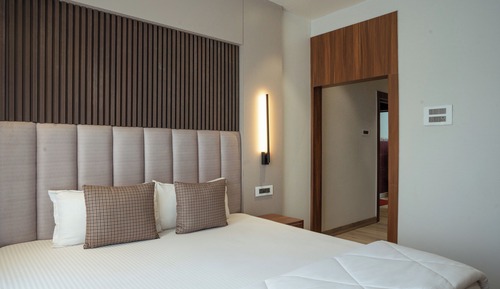 Suite, Garden View