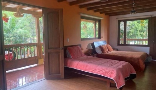 Comfort Room, Garden View