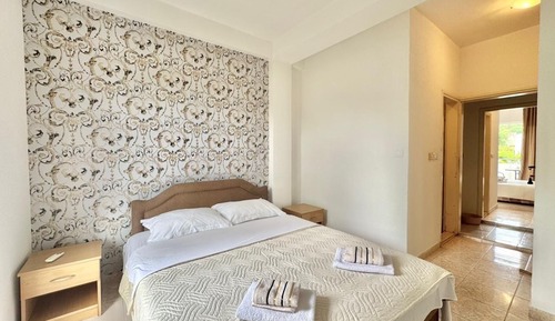 Classic Double Room, Garden View