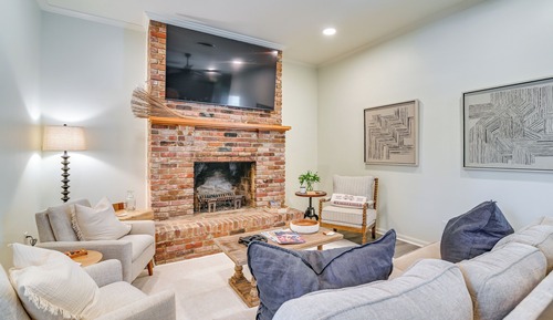 House (2 Bedrooms)