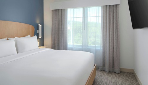 Standard Room, 1 King Bed, Non Smoking (Hearing Accessible)