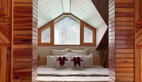 Family Suite, Balcony, Mountain View