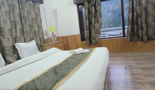 Standard Double Room, Balcony, Mountain View