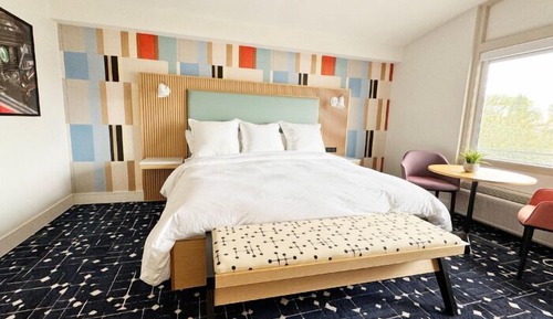 Deluxe Room, 1 King Bed with Sofa bed