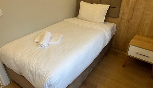 Twin Room, Mountain View