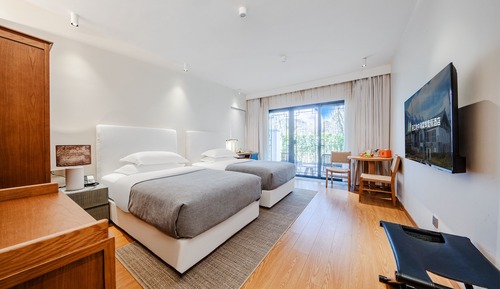 Comfort Twin Room, Multiple Beds, Housekeeping, Courtyard View