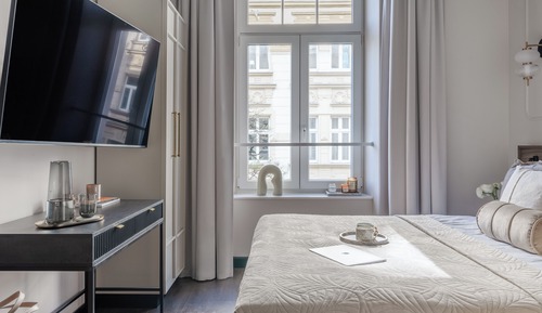 Superior Studio Suite, City View