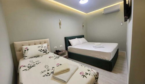 Deluxe Room, Non Smoking, Mountain View