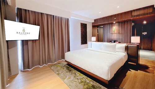 Luxury Single Room, 1 King Bed, Balcony
