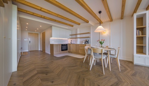 Apartament (2.3)