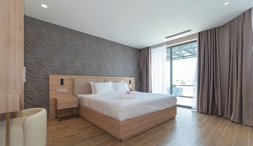One-Bedroom Apartment River View