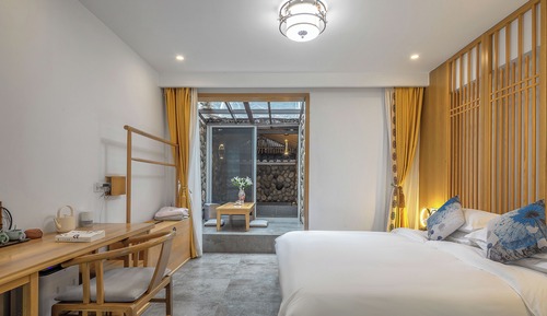 Basic Double Room, Garden View