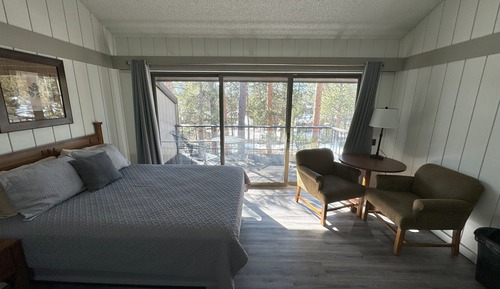Standard Cabin, 1 King Bed, Patio, Hill View