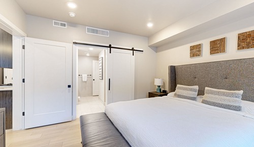 Condo, 2 Bedrooms
