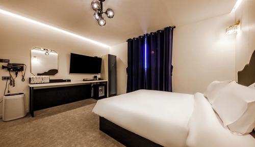 Deluxe Double Room, City View
