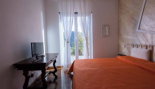 Deluxe Double or Twin Room, Private Bathroom, Hill View